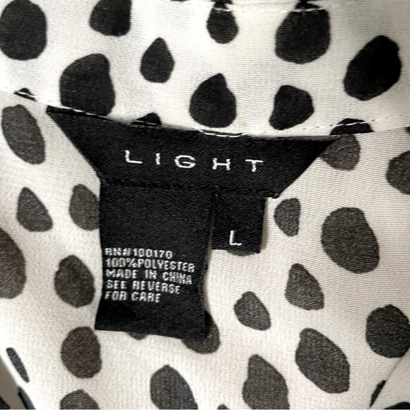 LIGHT spotted leopard popover blouse - Picture 3 of 5